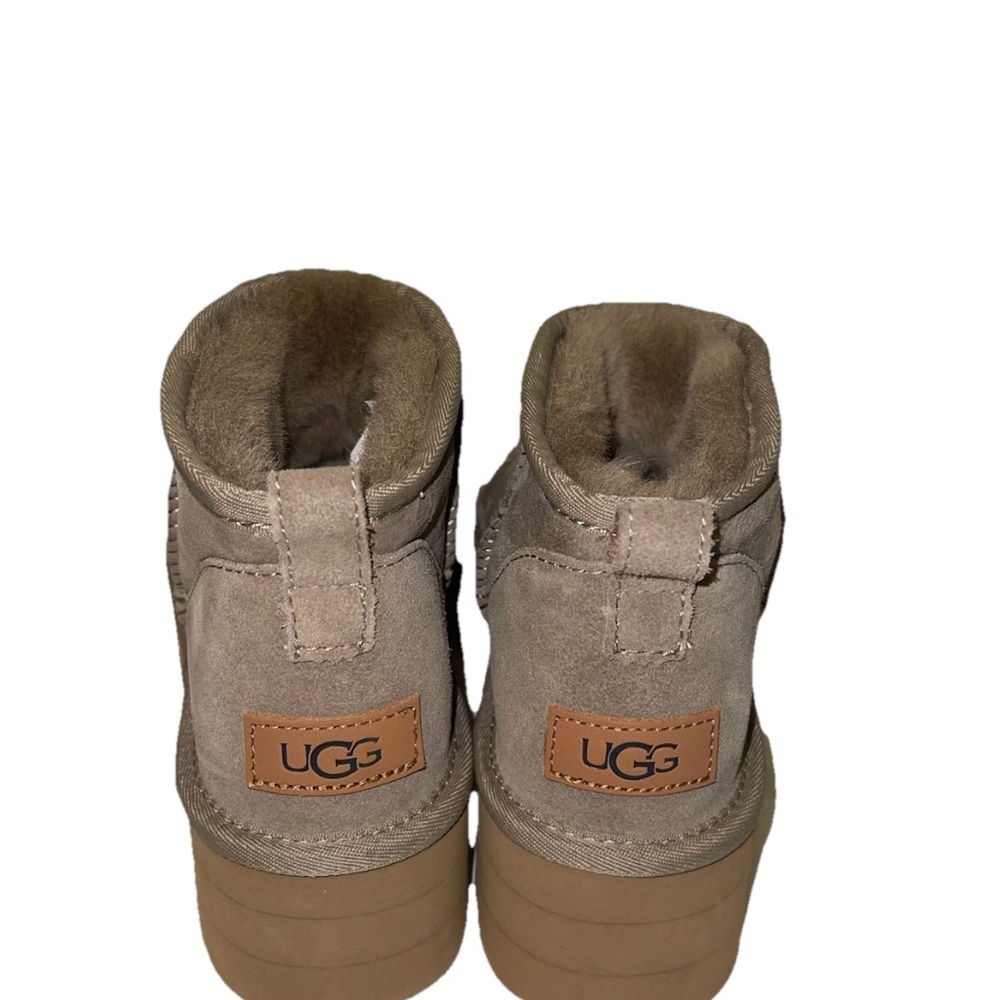 UGG Women's Suede Ankle Boots size 9 - Picture 3 of 9